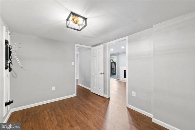 Building Photo - 4527 Sawgrass Ct