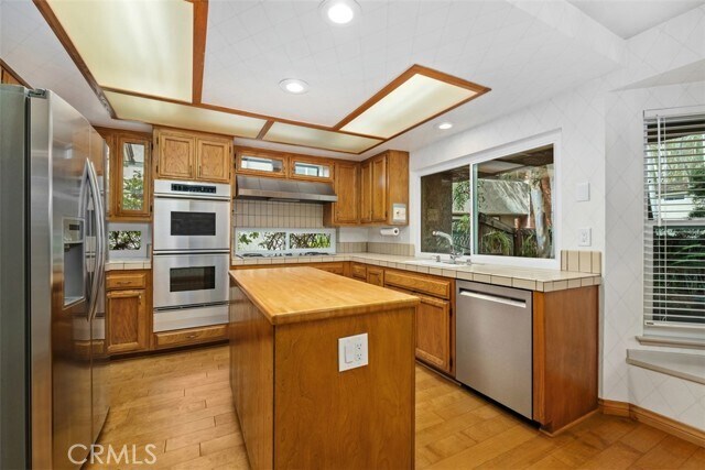 Building Photo - 24881 Village Wood Ln