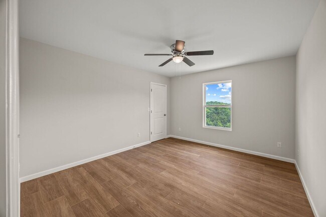 Building Photo - 518 Beaver Ln