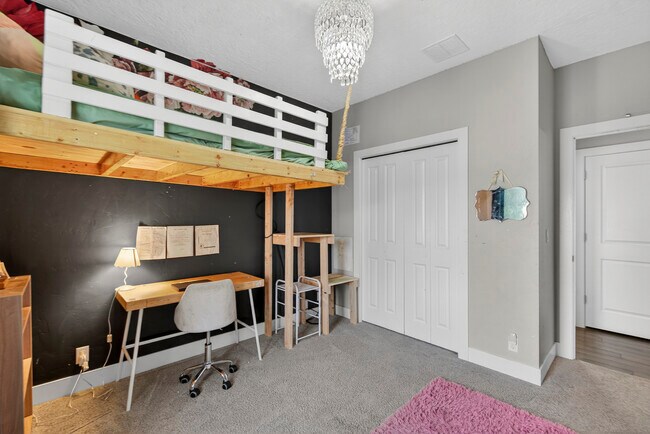 Building Photo - 2110 S Herron Dr