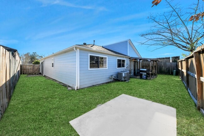 Building Photo - 11726 Lima Dr