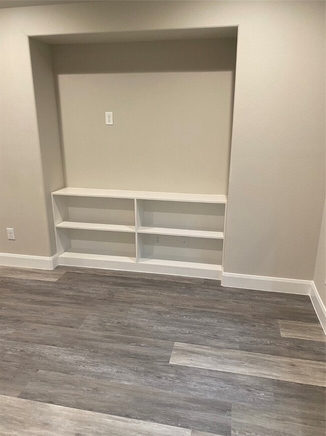 Building Photo - 9572 Darkwood St