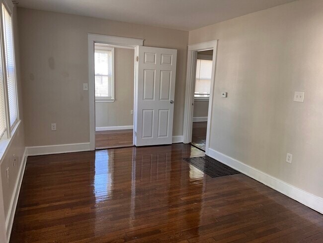 Building Photo - 97 Ruggles St