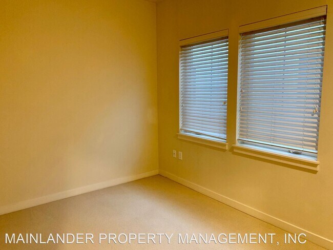 Building Photo - 2 br, 2 bath House - 10606 SE MAIN STREET ...