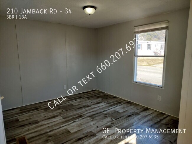 Building Photo - 210 Jamback Rd