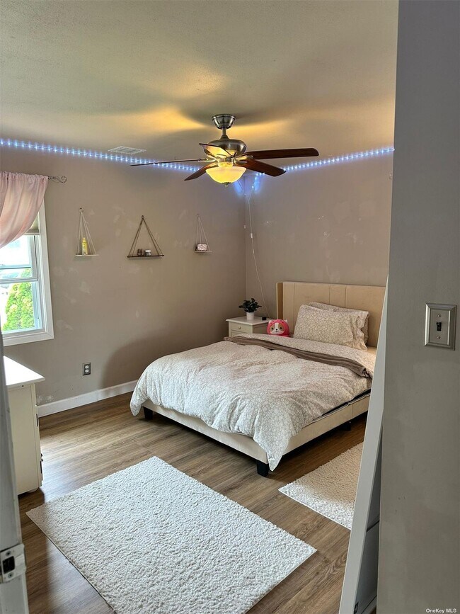 Building Photo - 115 Wedgewood Dr