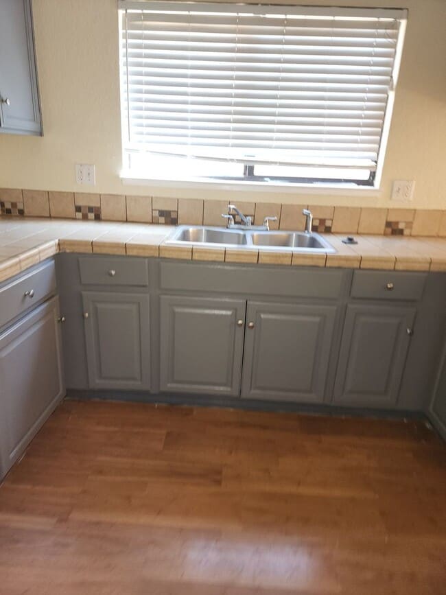 Building Photo - 917 Panama Dr