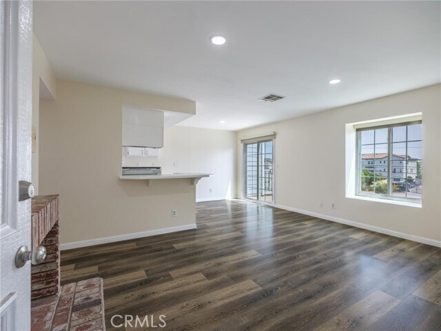 Building Photo - 1229 W 223rd St