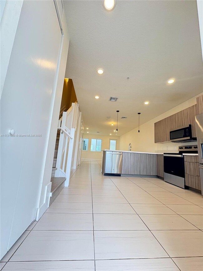 Primary Photo - 6450 NW 102nd Ct