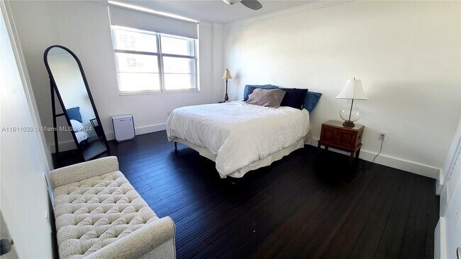 Building Photo - 6801 Indian Creek Dr