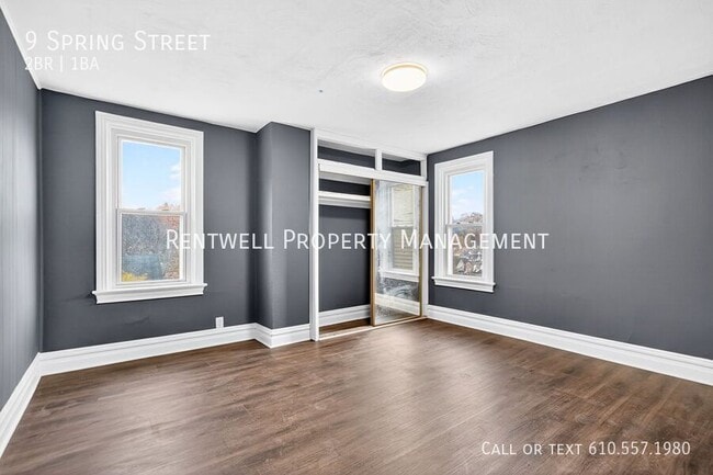 Building Photo - 9 1/2 Spring St