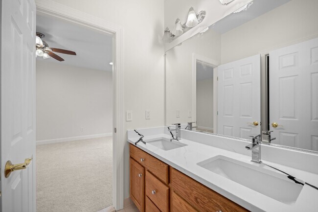 Building Photo - 27556 Paddock Trail Pl