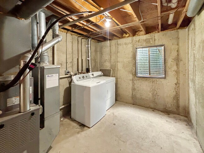 Building Photo - 3745 Johns Manville Ave