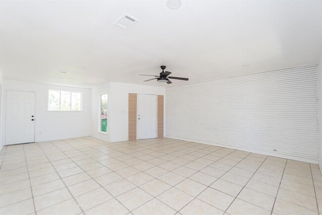 Building Photo - 312 N Gaillard St