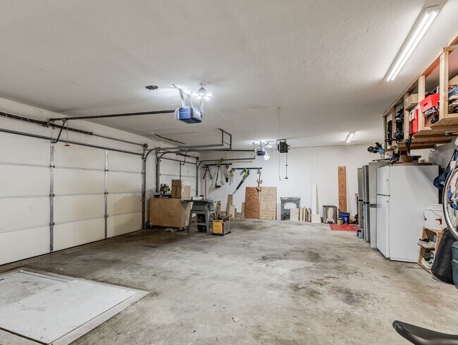 Building Photo - 801 Rock Hollow Rd