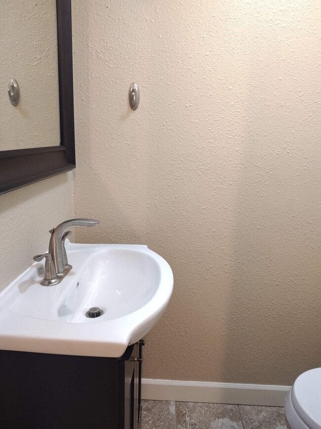 Building Photo - ALL PROSPECTIVE TENANTS MUST SUBMIT A $58 NON-REFUNDABLE APPLICATION FEE PER APPLICANT ONLINE AND...