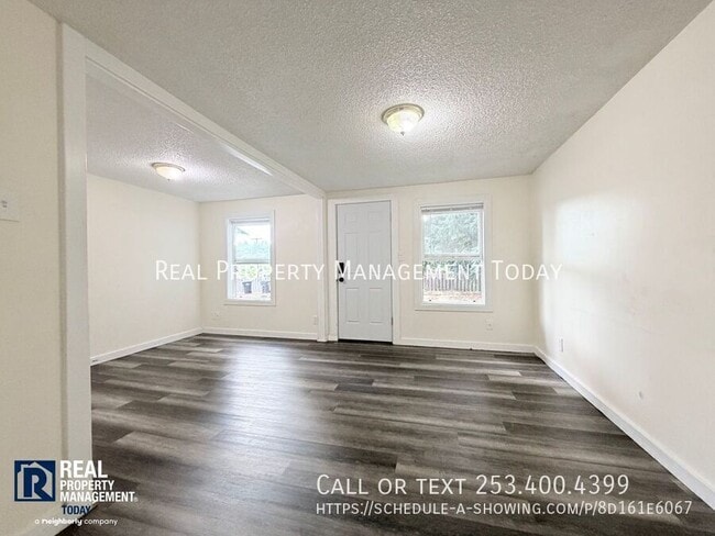 Building Photo - 7501-7505 156th St E