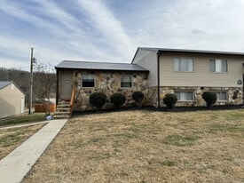 Building Photo - Waters Edge Apartment Homes