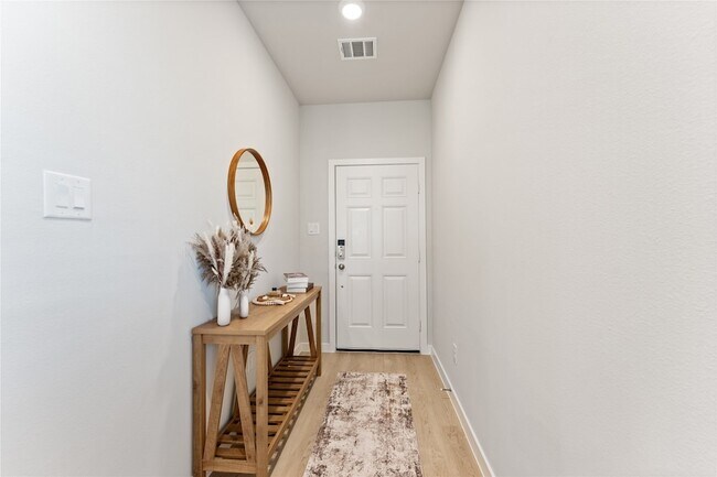 Building Photo - 16215 Globetrotter Ct