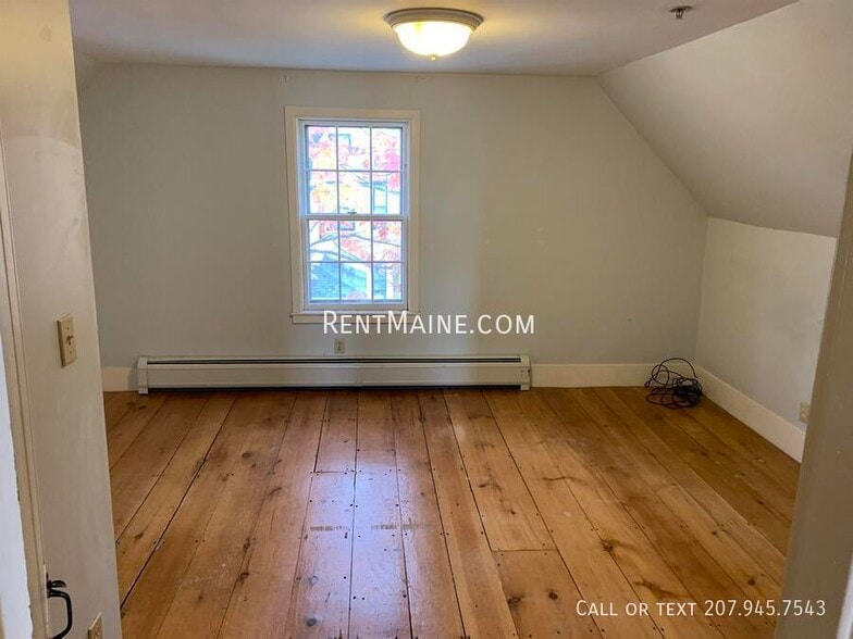 Building Photo - 67 Pine St