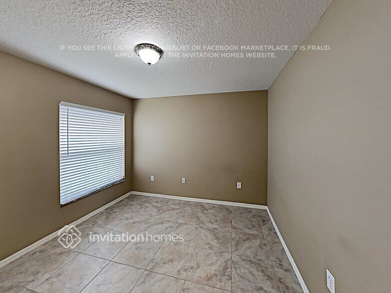 Building Photo - 25830 Bloomsbury Ct