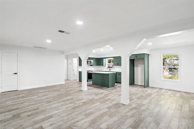 Building Photo - 5425 Jeffrey St