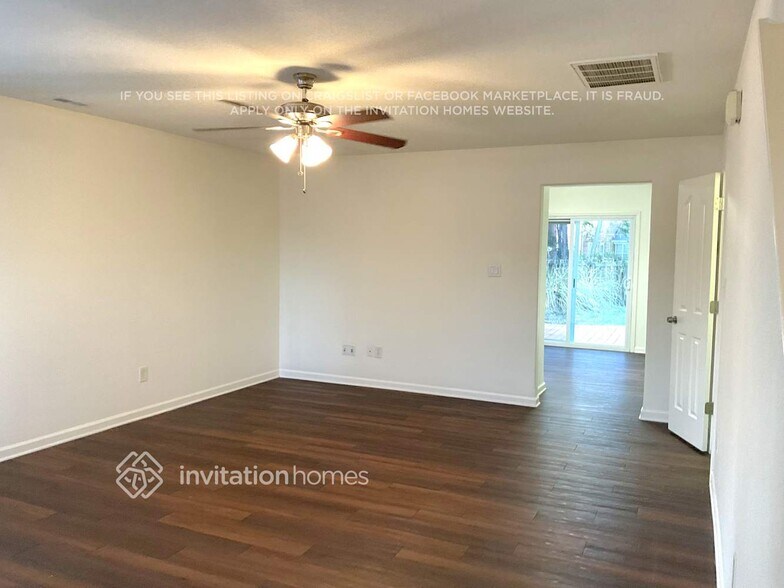 Building Photo - 1001 Sunlight Path Dr