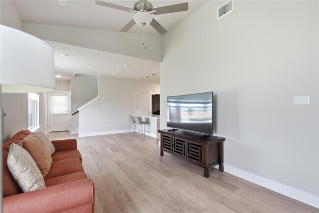 Building Photo - 135A Pinnacle Ln