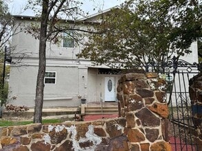 Building Photo - 2932 Haynie St