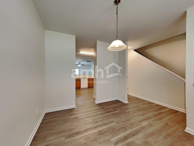 Building Photo - 5316 Silverbrook Dr