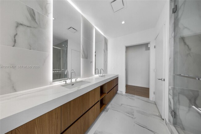 Building Photo - 1400 Biscayne Blvd