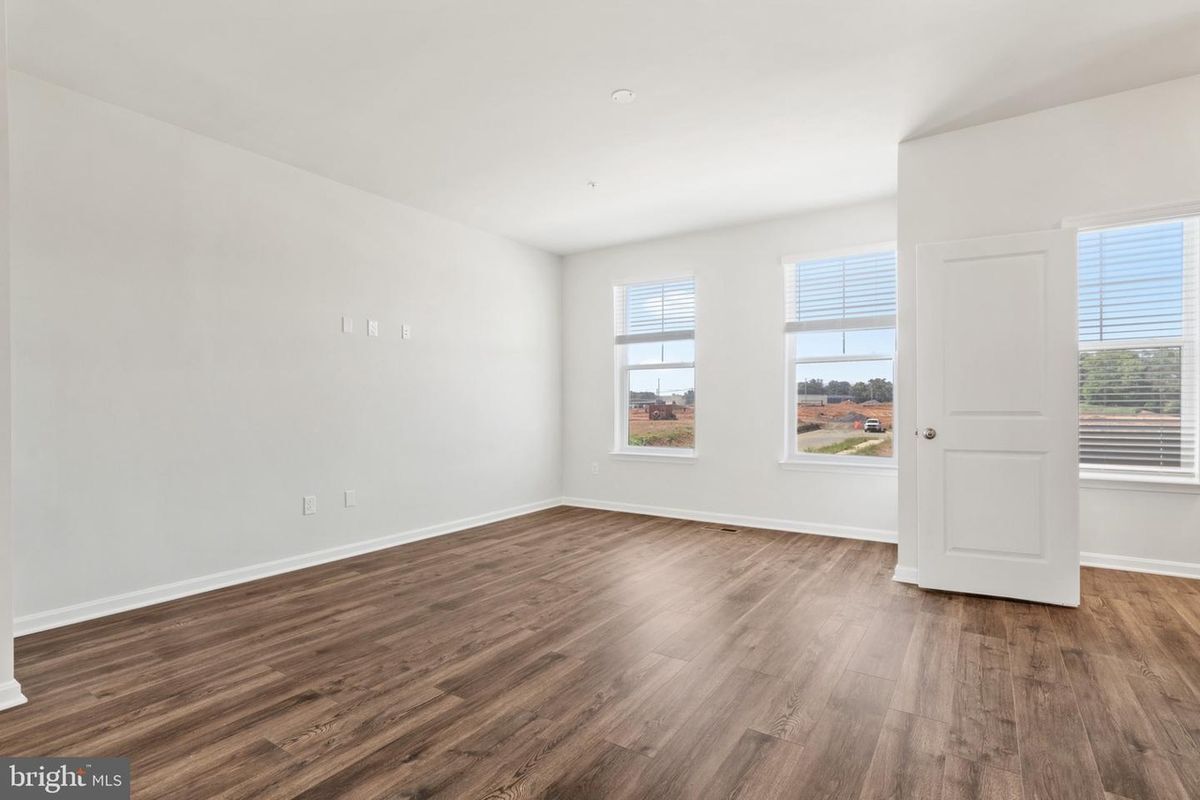Building Photo - 7446 Fern Gully Way