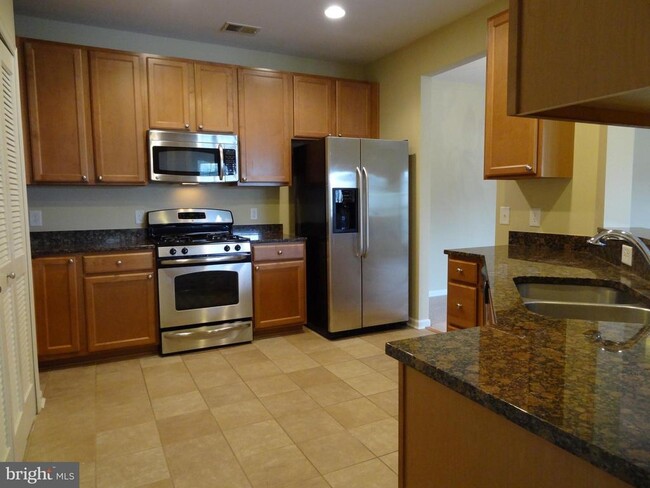 Building Photo - 7557 Stoney Run Dr