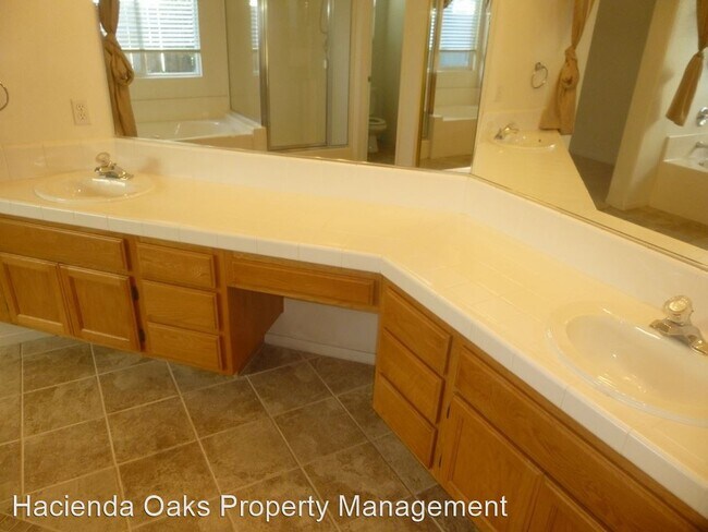 Building Photo - 3 br, 3 bath House - 511  San Luis Dr.