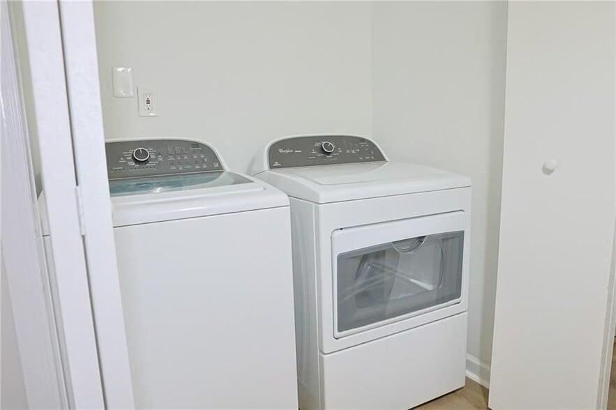 Building Photo - 4411 Flakes Mill Rd