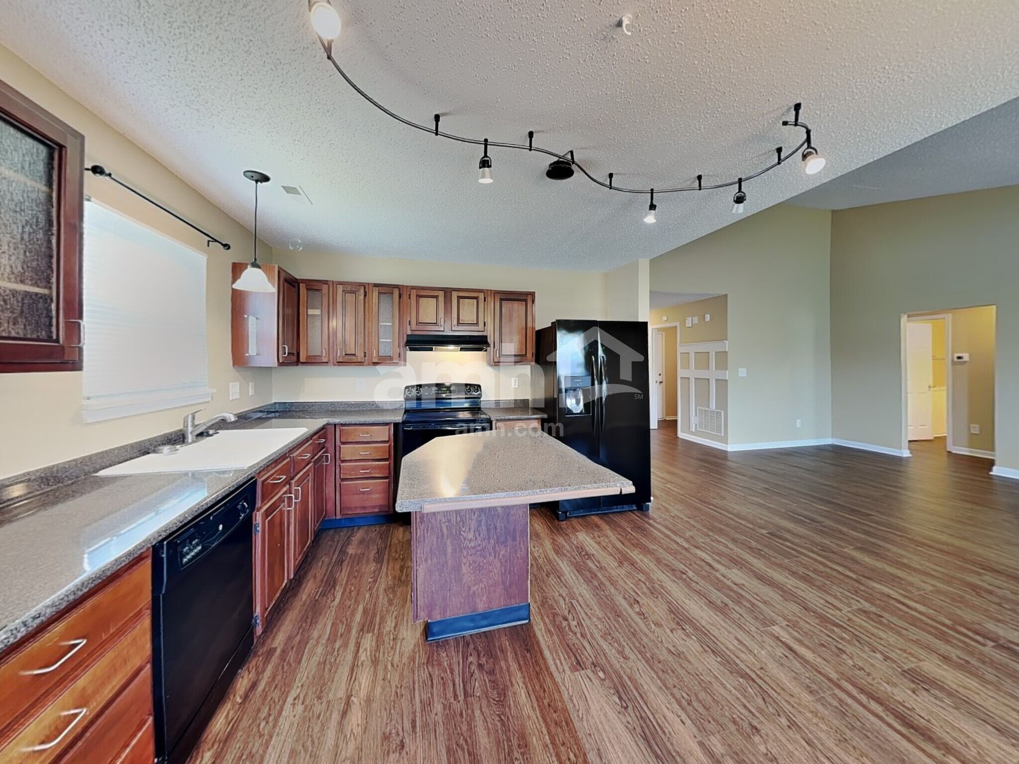 Building Photo - 9892 Cedarstone Ln