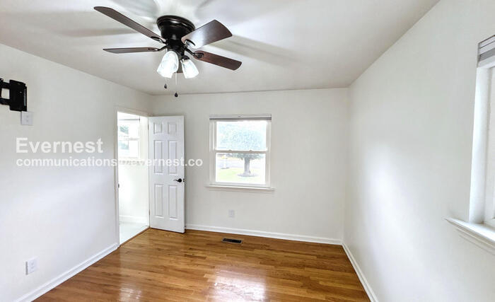 Building Photo - 7339 Brookside Dr
