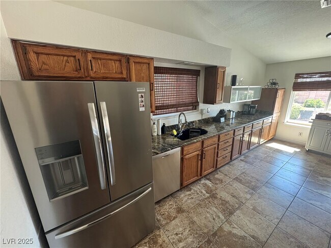 Building Photo - 7980 Rye Canyon Dr