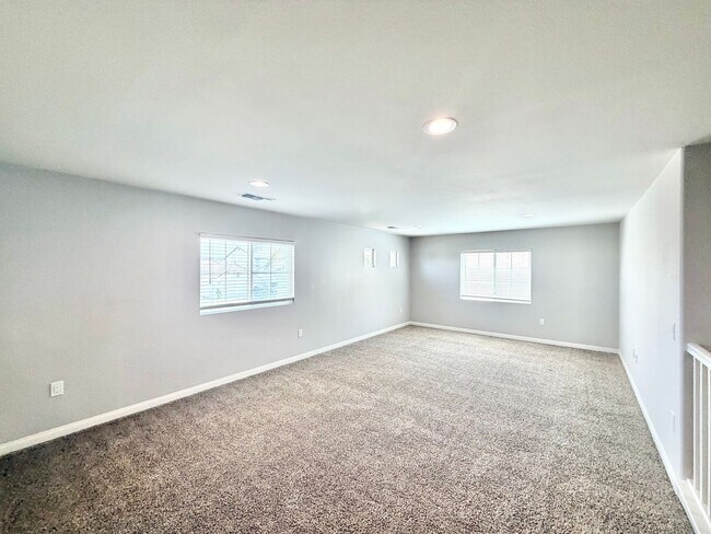 Building Photo - 24850 Sunset Vista Ave