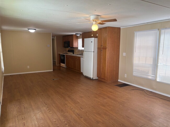 Building Photo - 14427 W Lee Shore Dr