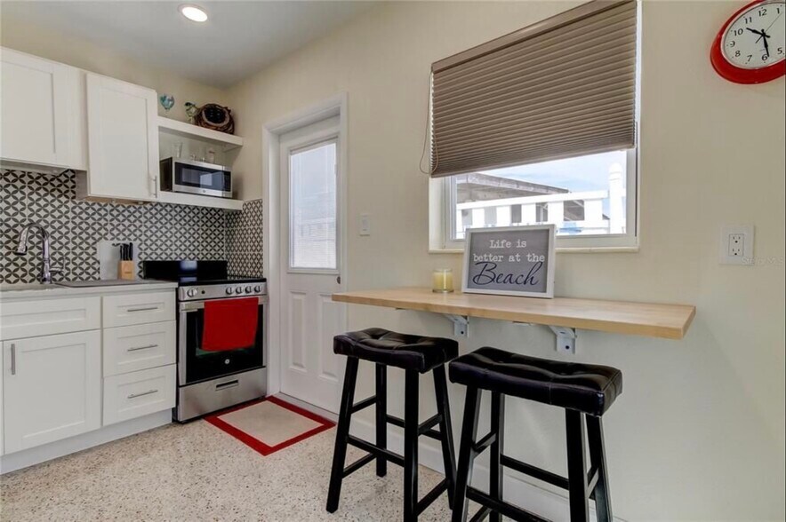 Building Photo - 11325 1st St E