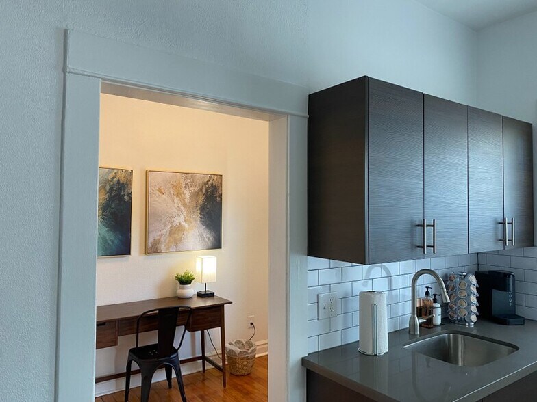 Building Photo - 1703 S 700 E