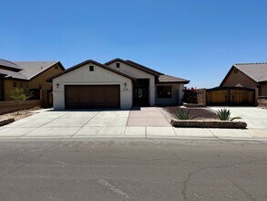 Building Photo - 4 bedroom view home in San Luis, AZ
