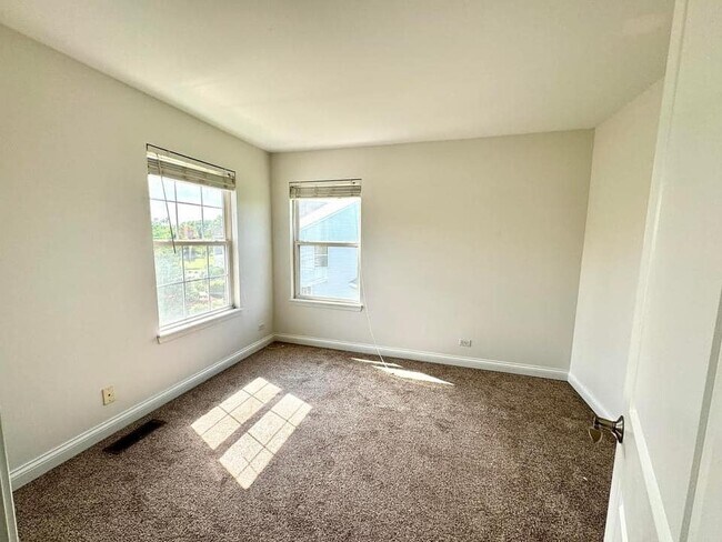 Building Photo - 1437 Meadowsedge Ln