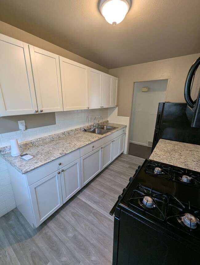 Building Photo - Welcome Home to 9312 Nelan!