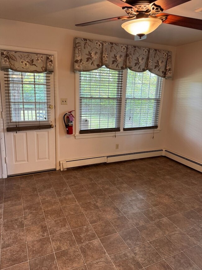 Building Photo - 5 Bedroom || 3 Bathroom Home with All Util...
