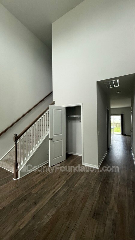 Building Photo - 104 Whisper Dr