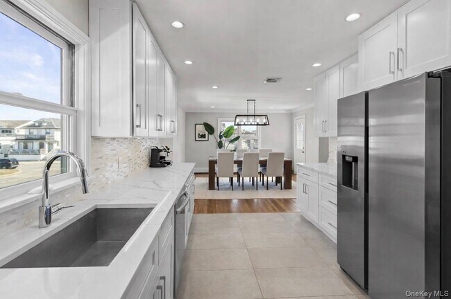 Building Photo - 175 Roosevelt Blvd