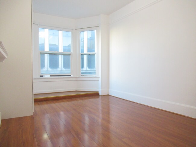 Building Photo - 866 Broadway