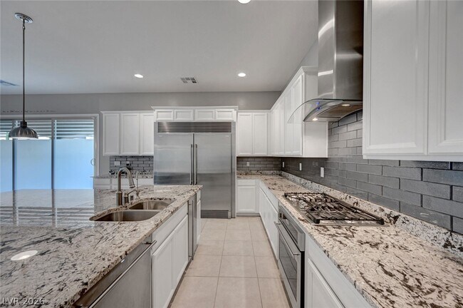 Building Photo - 358 Elder View Dr